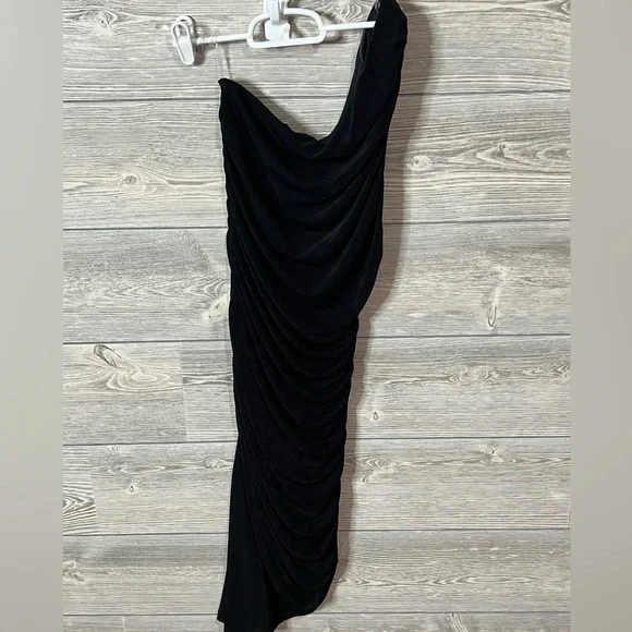 Fiestar One Shoulder Ruched Black Dress Size Medium - Picture 8 of 9